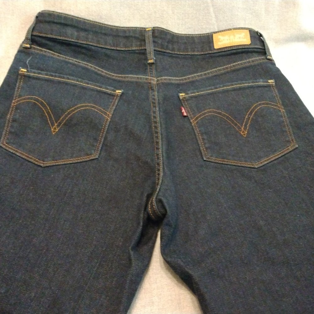 Levi's Capri Jeans Size 8 (29)